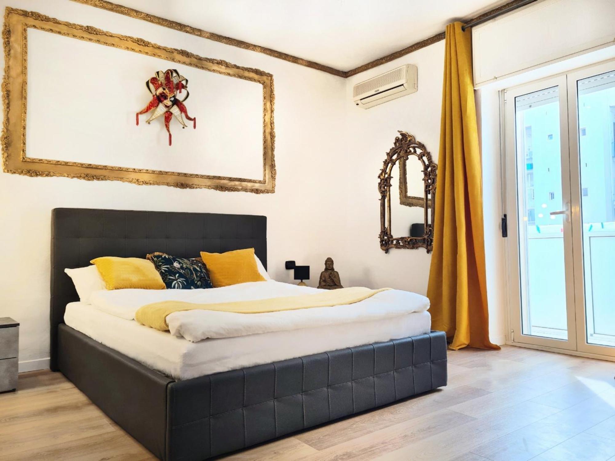 Апартаменти Luxury Flat In Center By The Sea Барі Екстер'єр фото